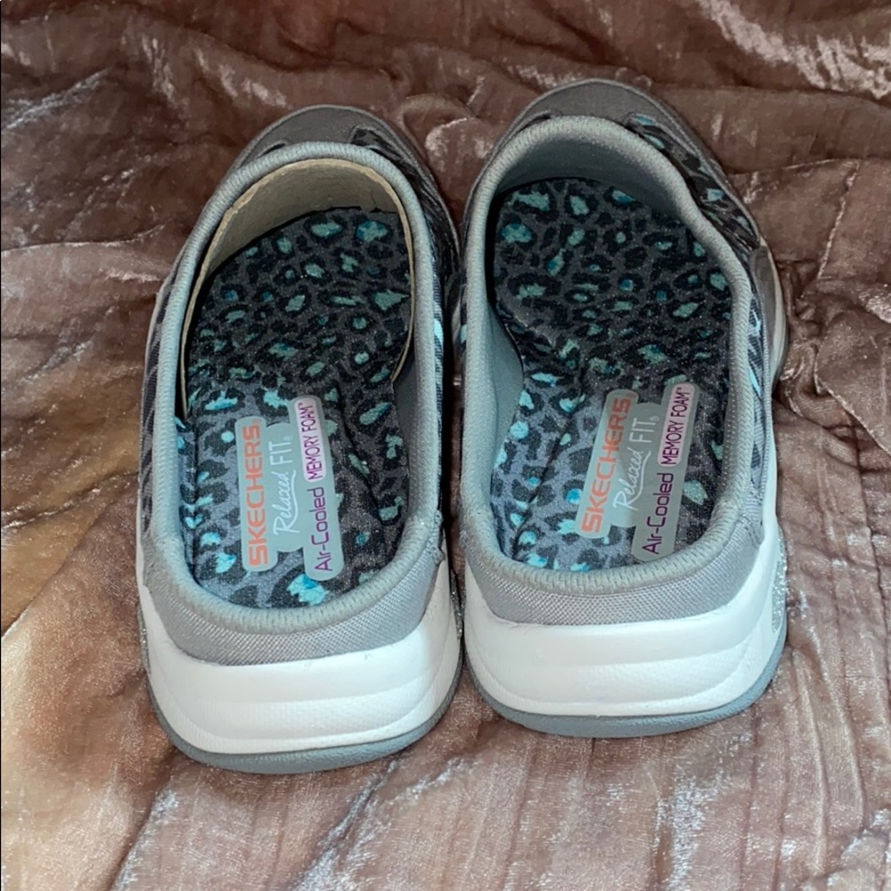 Slip-ons - Picture 3 of 5